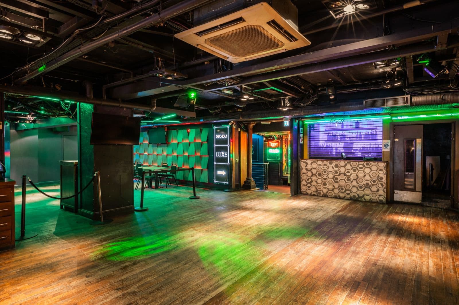 Luxe Bar
