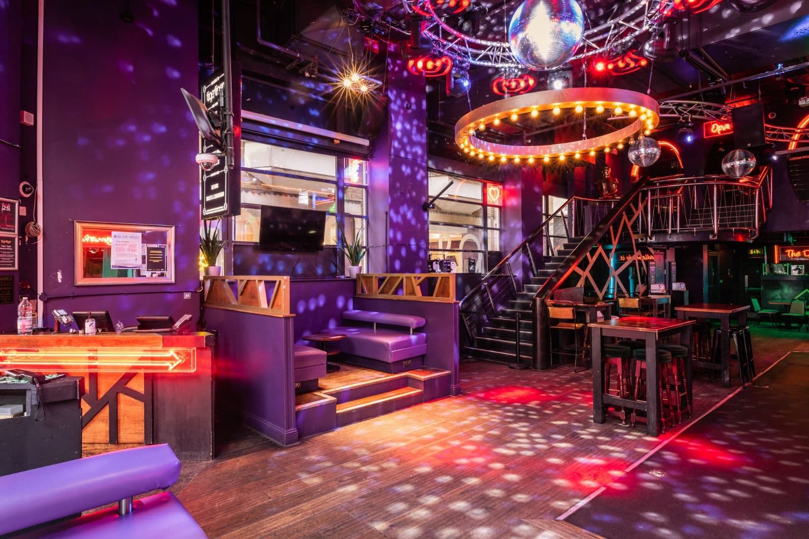 Luxe Bar